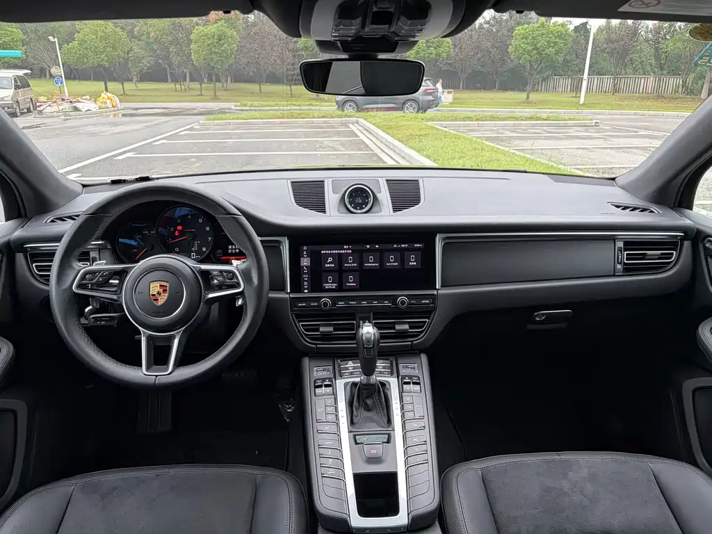 Porsche Macan — миниатюра 12