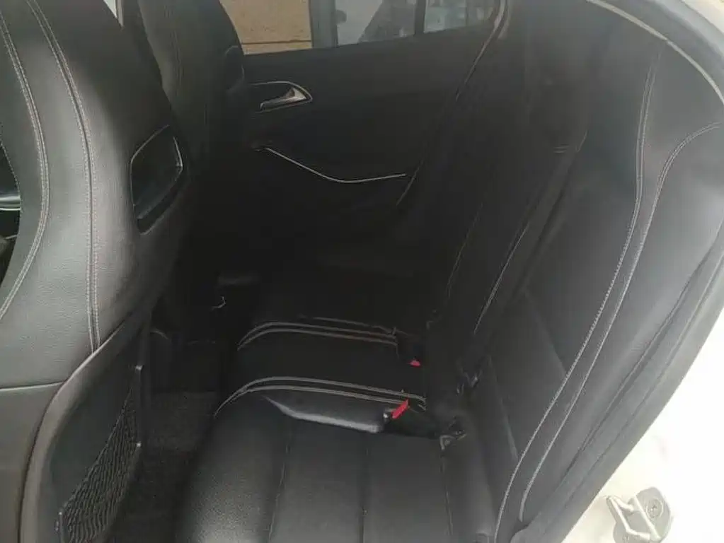 Mercedes-Benz GLA — миниатюра 8