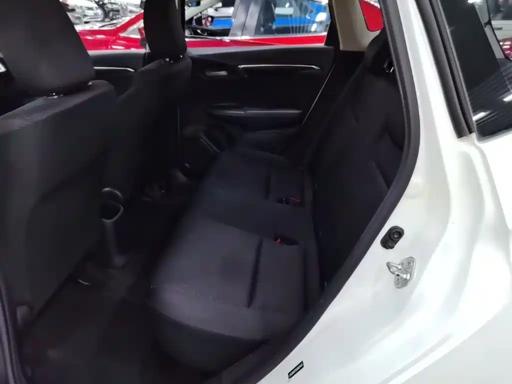 Honda Fit — миниатюра 17