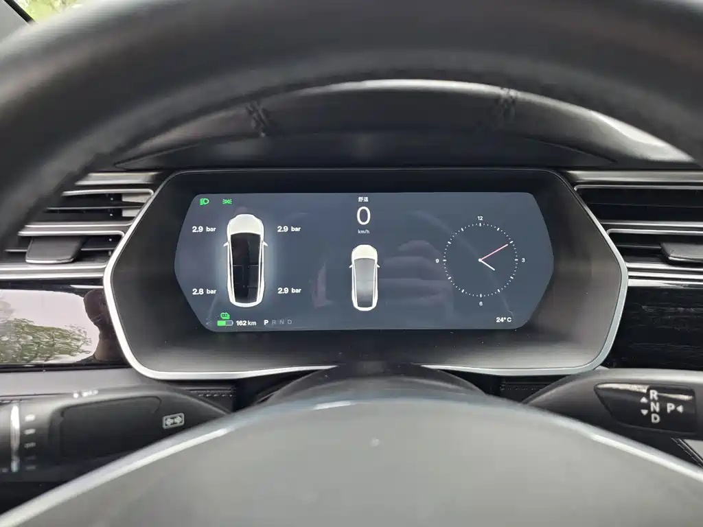 Tesla Model X — миниатюра 13