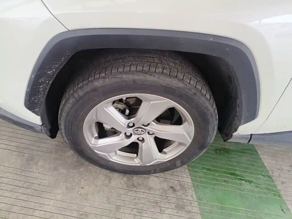 Toyota RAV4 — миниатюра 23