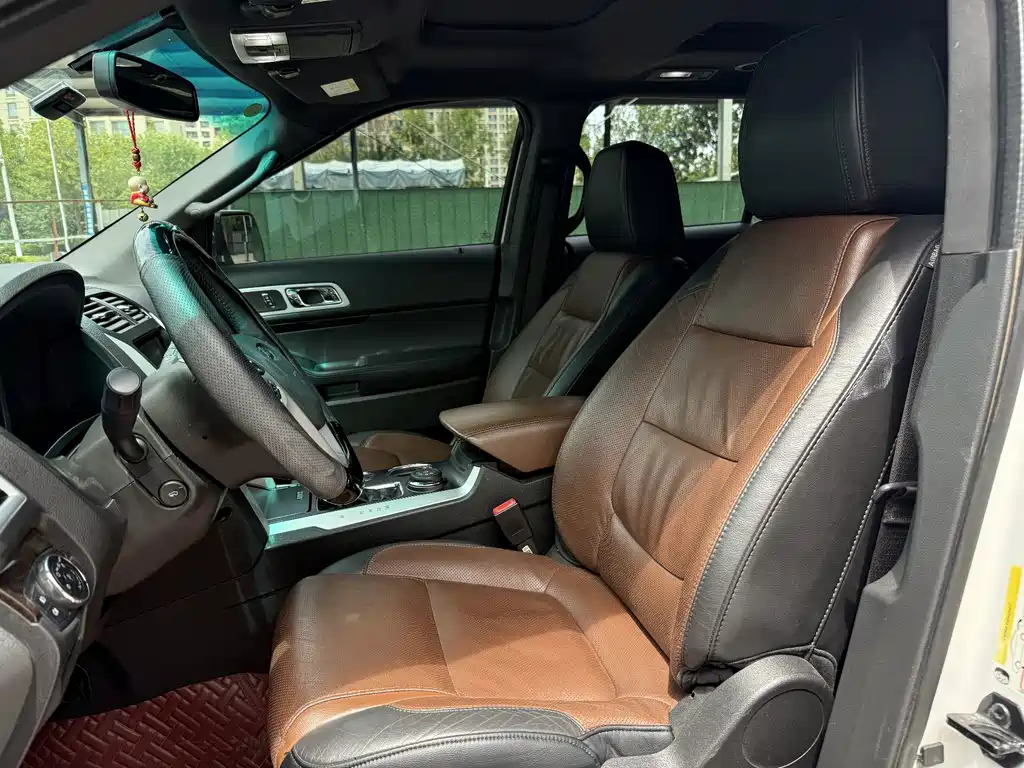 Ford Explorer (Import) — миниатюра 4