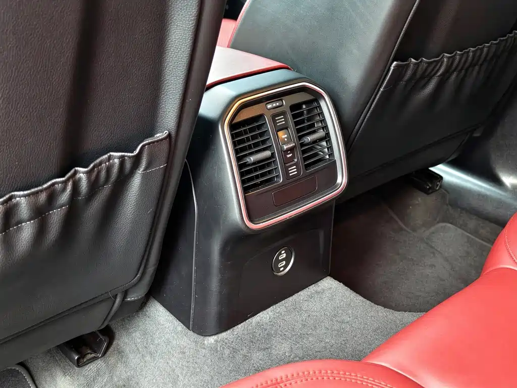 Porsche Macan — миниатюра 19