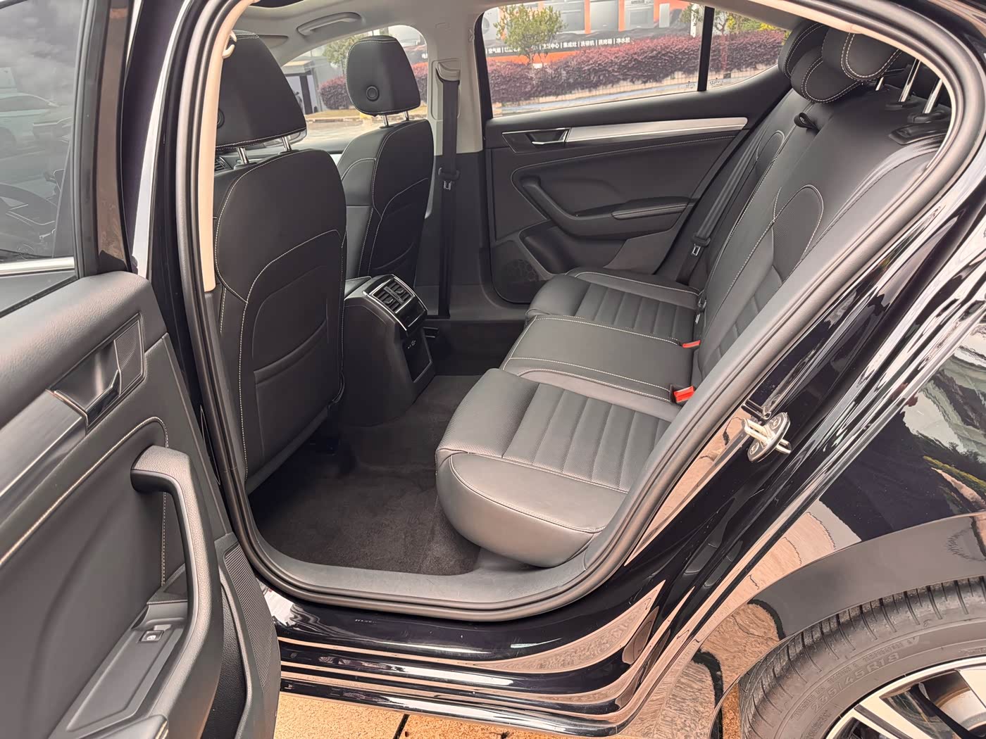 Skoda Superb 1.4 л 2023 г. Чёрный, пробег 30500 км
