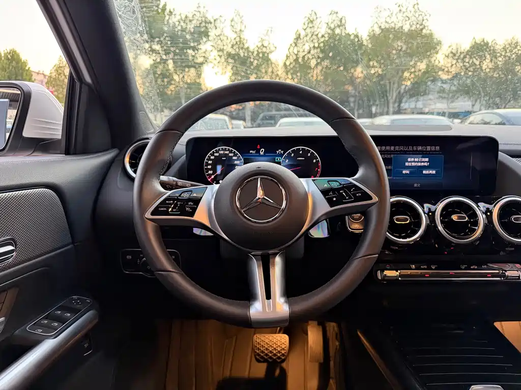 Mercedes-Benz GLA — миниатюра 12
