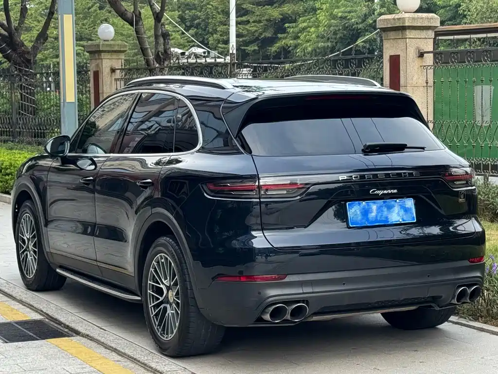Porsche Cayenne — миниатюра 6