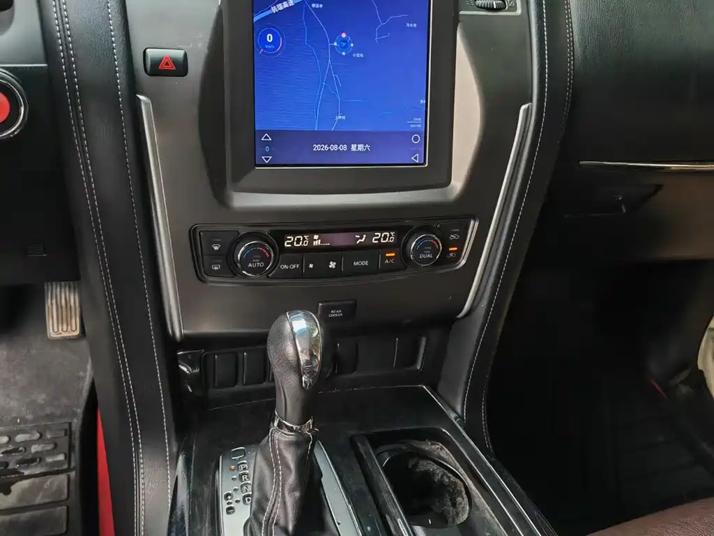 Nissan Patrol — миниатюра 5