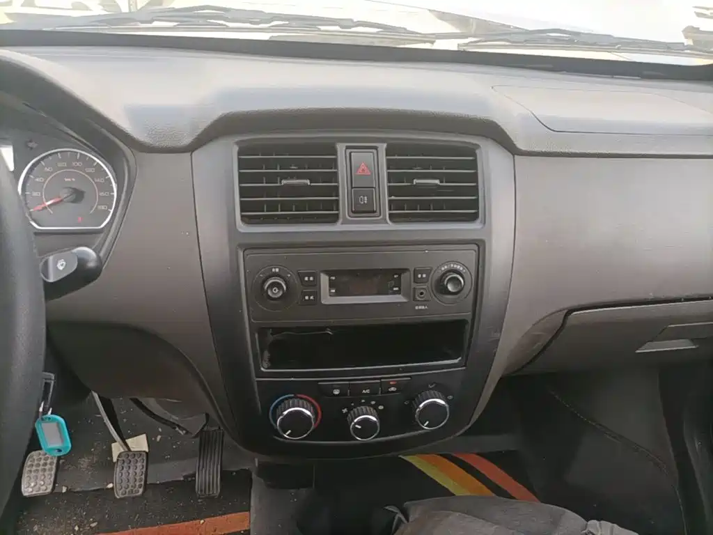 Wuling Rongguang S — миниатюра 13