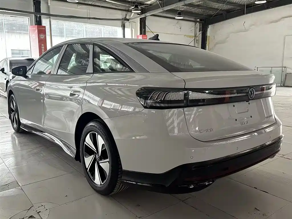 VOLKSWAGEN ID.7 VIZZION