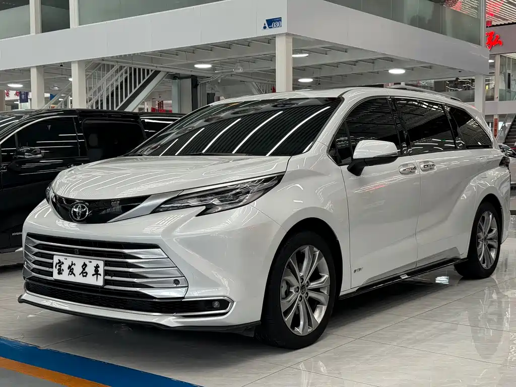 TOYOTA SIENNA