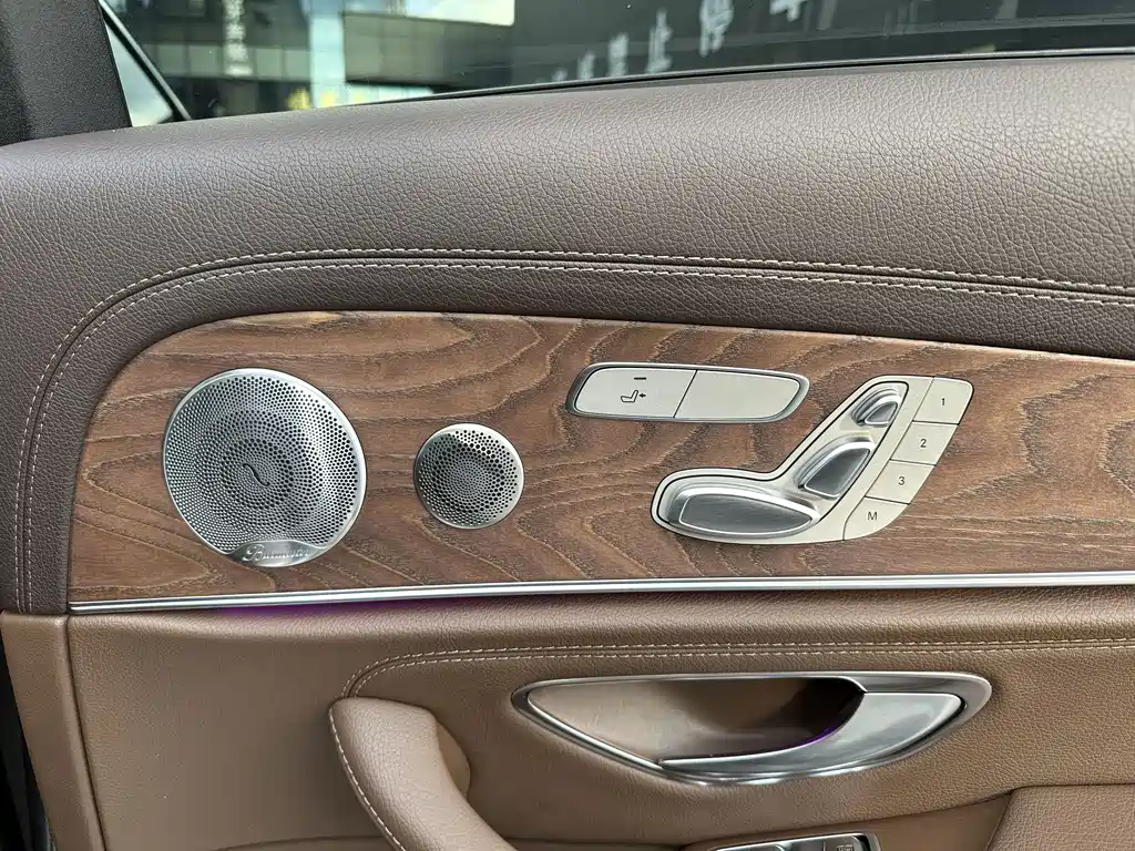Mercedes-Benz E-Class — миниатюра 37