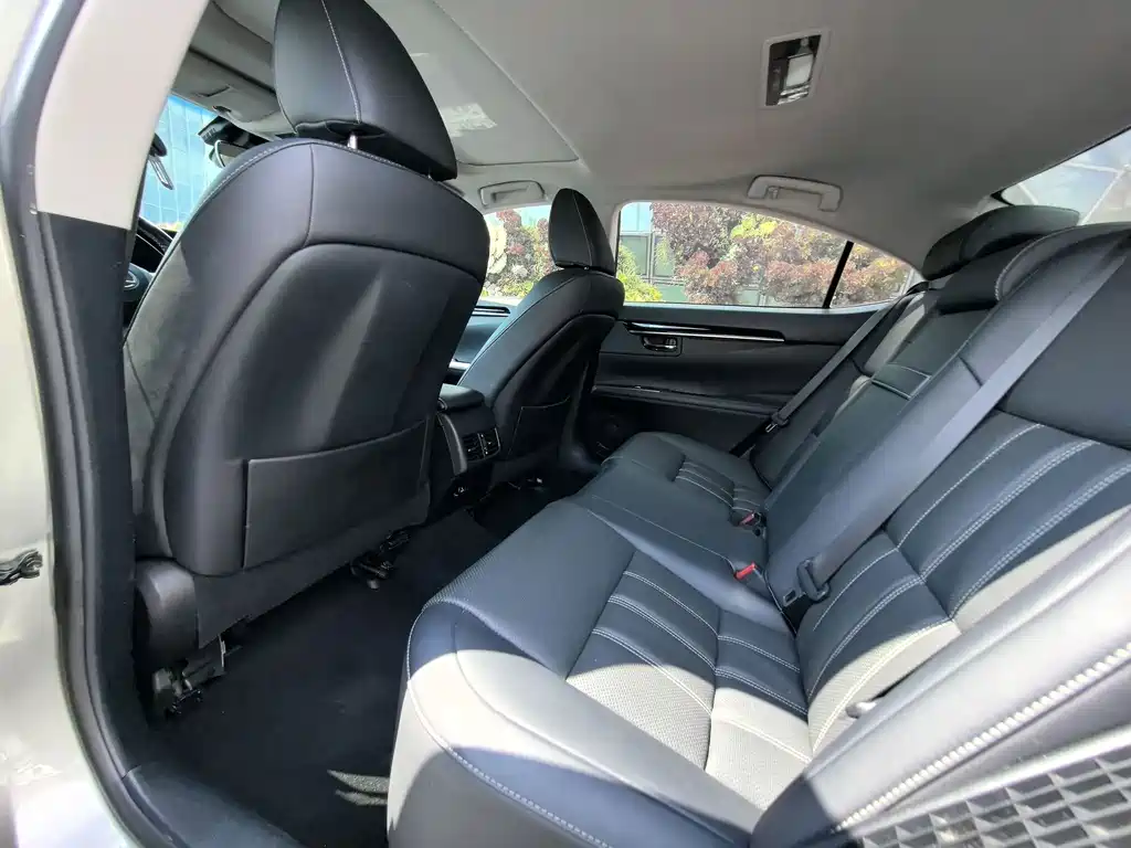Lexus ES — миниатюра 13