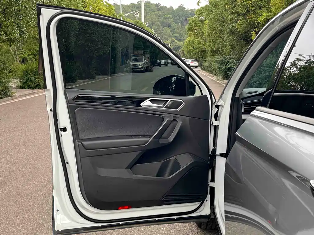 Volkswagen Tiguan L — миниатюра 11