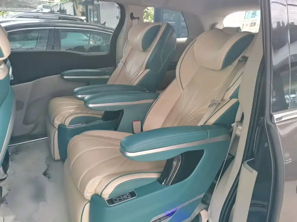 Buick GL8 — миниатюра 17
