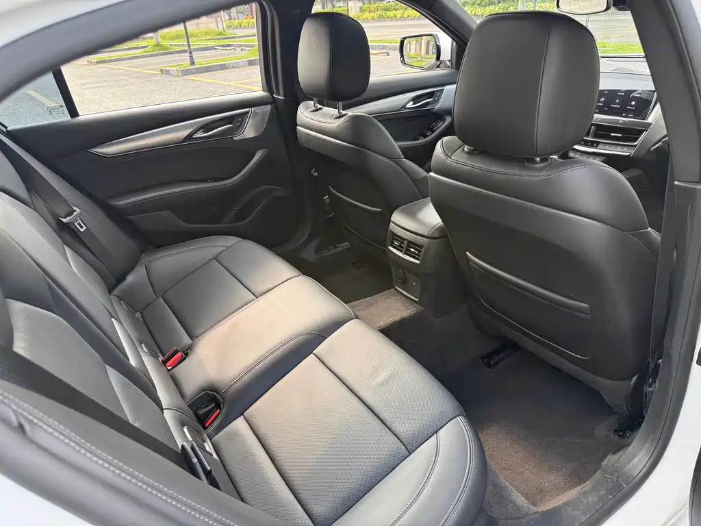Cadillac CT5 — миниатюра 17