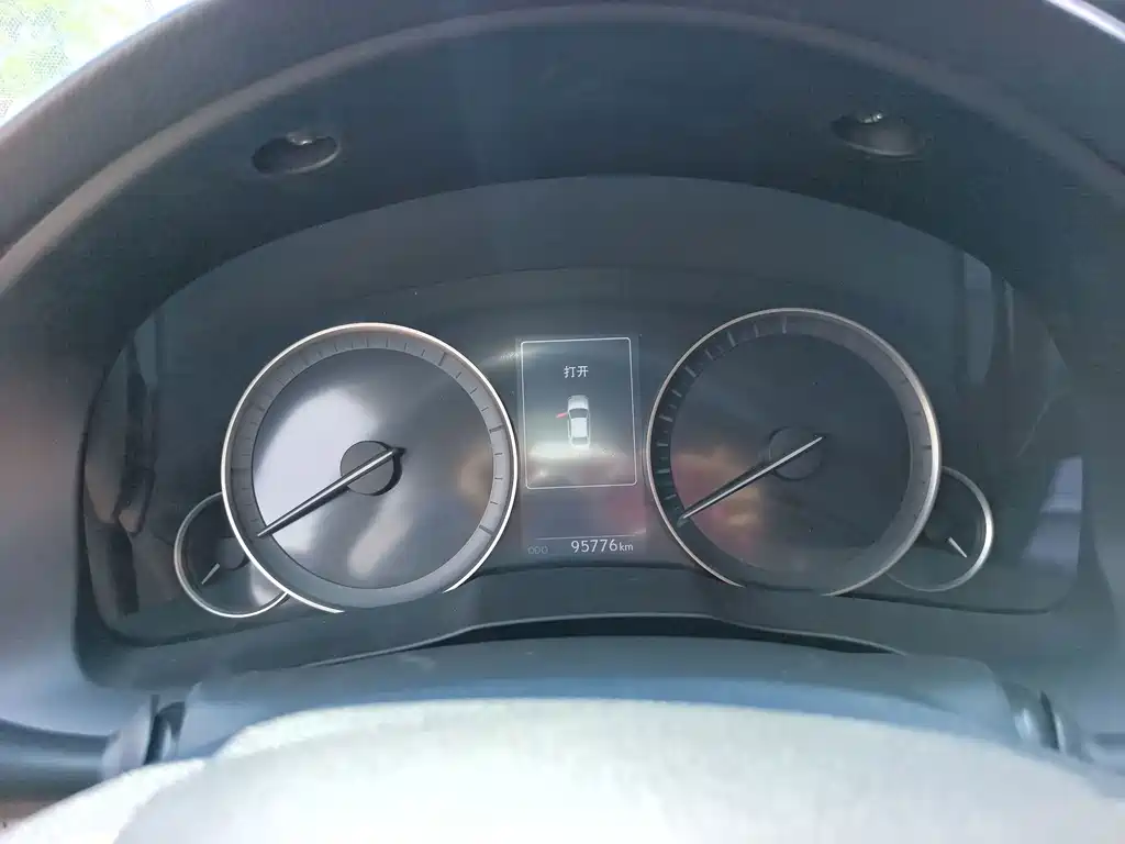 Lexus ES — миниатюра 9
