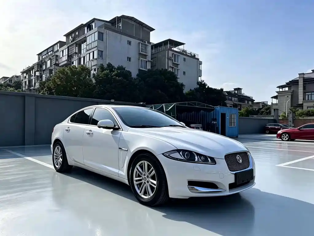 Jaguar XF 2015 XF 2.0T