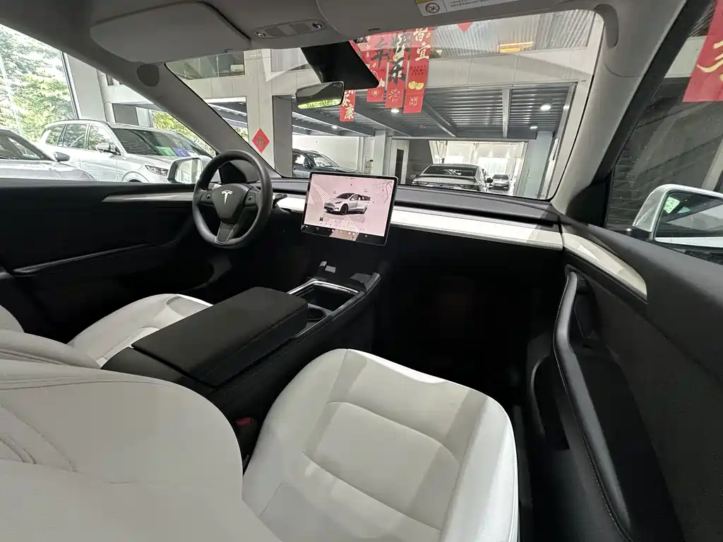 Tesla Model Y — фотографии объявления, Фото 15