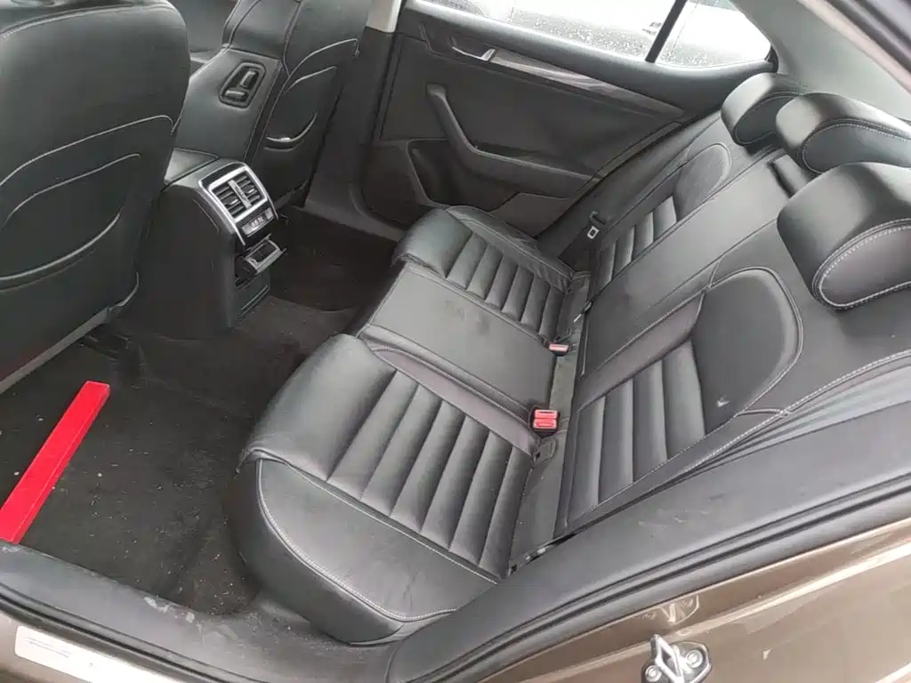 Skoda Superb — миниатюра 17