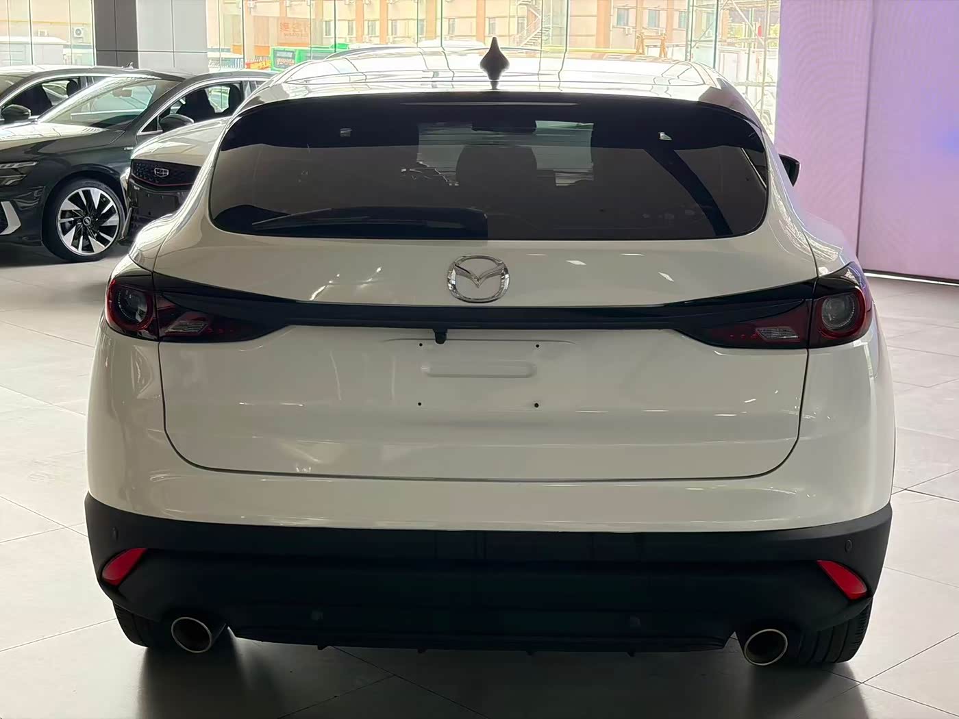 Mazda CX-4 2.0 л 2022 г. Белый, пробег 40000 км