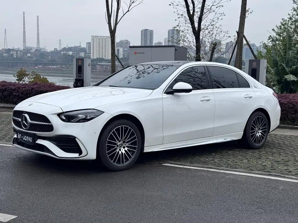 Mercedes-Benz C-Class 2024