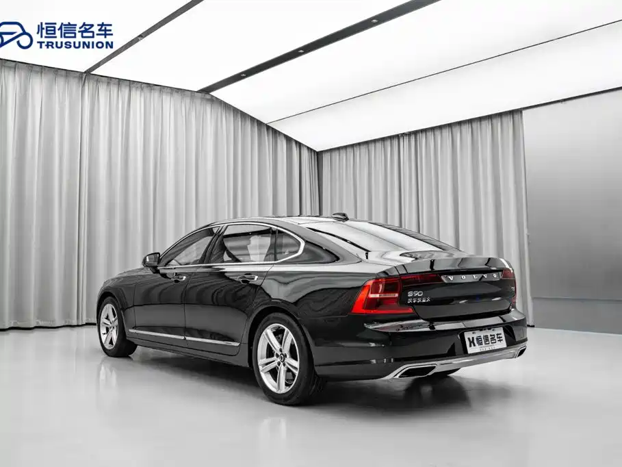 Volvo S90 — миниатюра 7