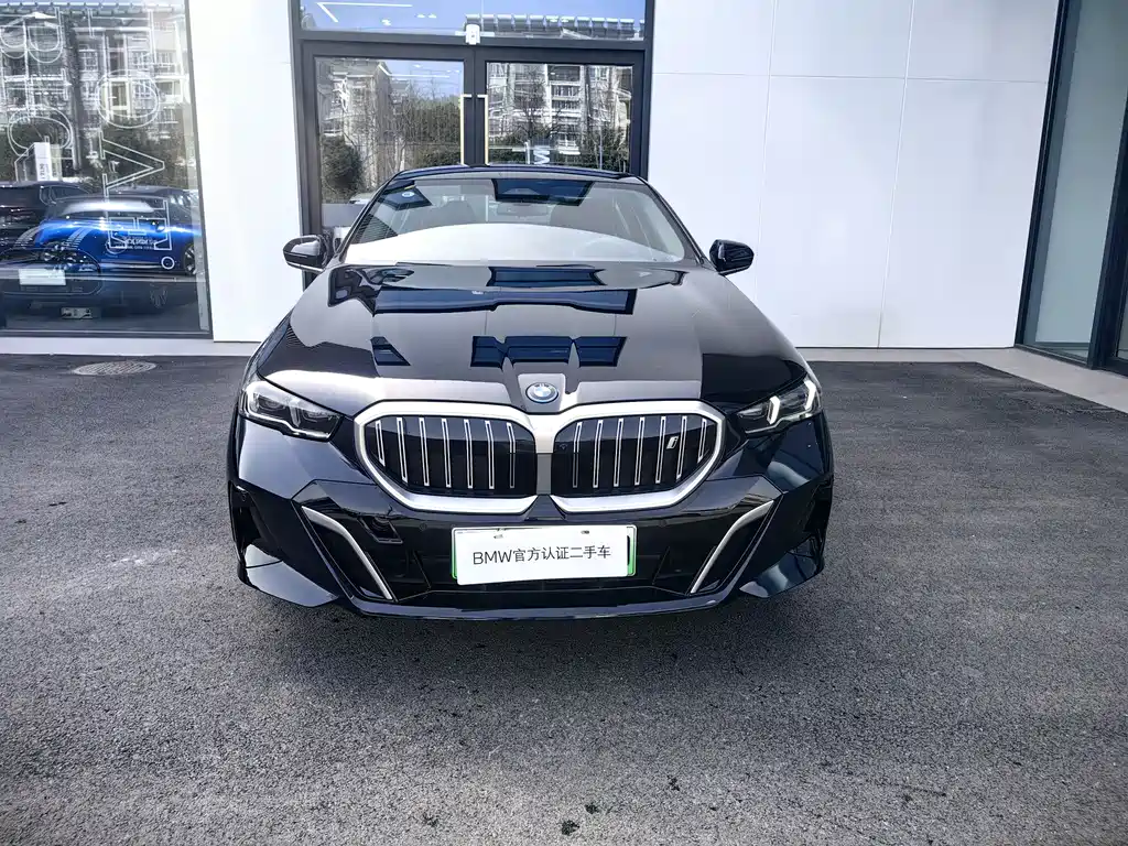 BMW I5