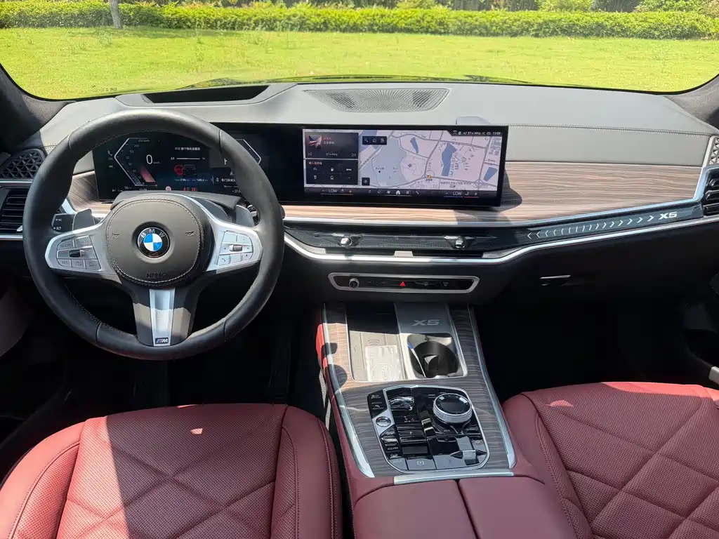 BMW X5 2025 xDrive 40Li M Sport