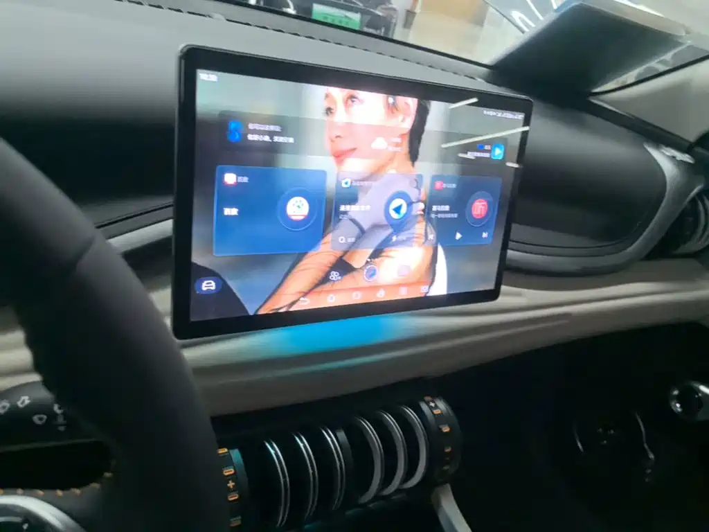 BYD Yuan Plus — миниатюра 13