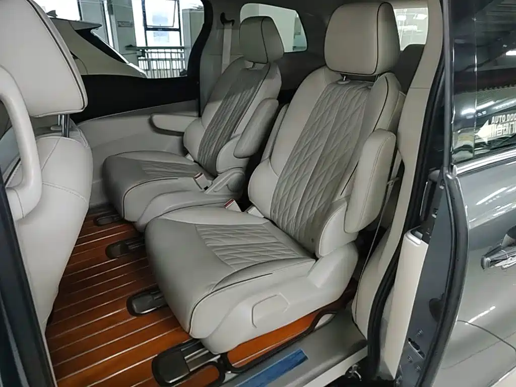 Buick GL8 — миниатюра 17