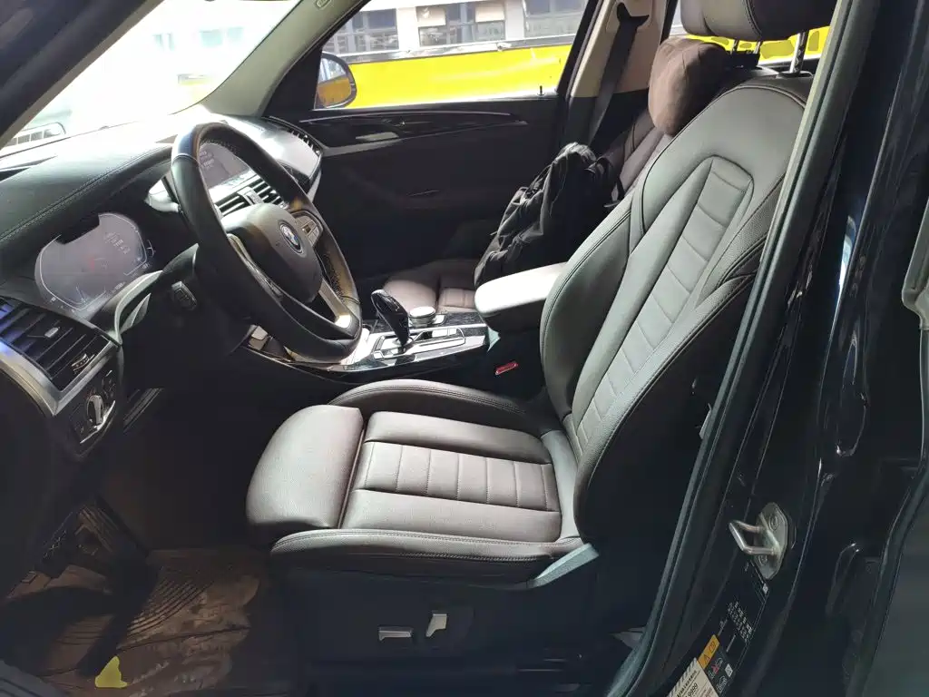 BMW iX3 — миниатюра 15