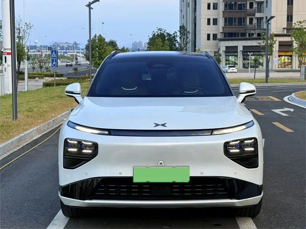 XPeng G9 — миниатюра 2