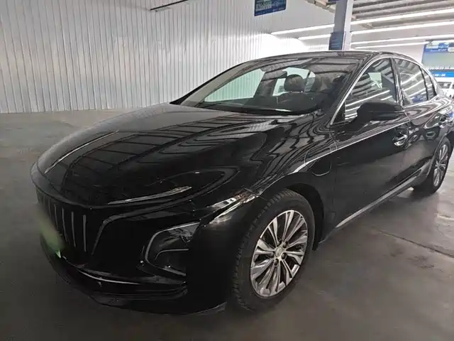 2022 Hongqi E-QM5