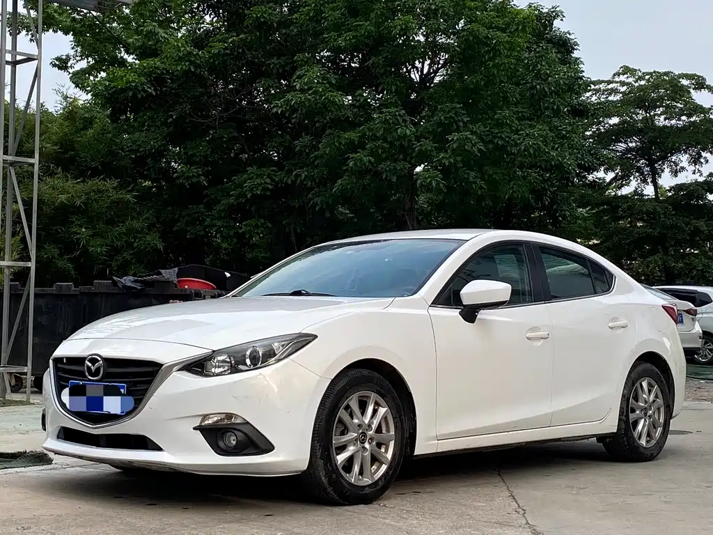 Mazda 3 Axela 2015