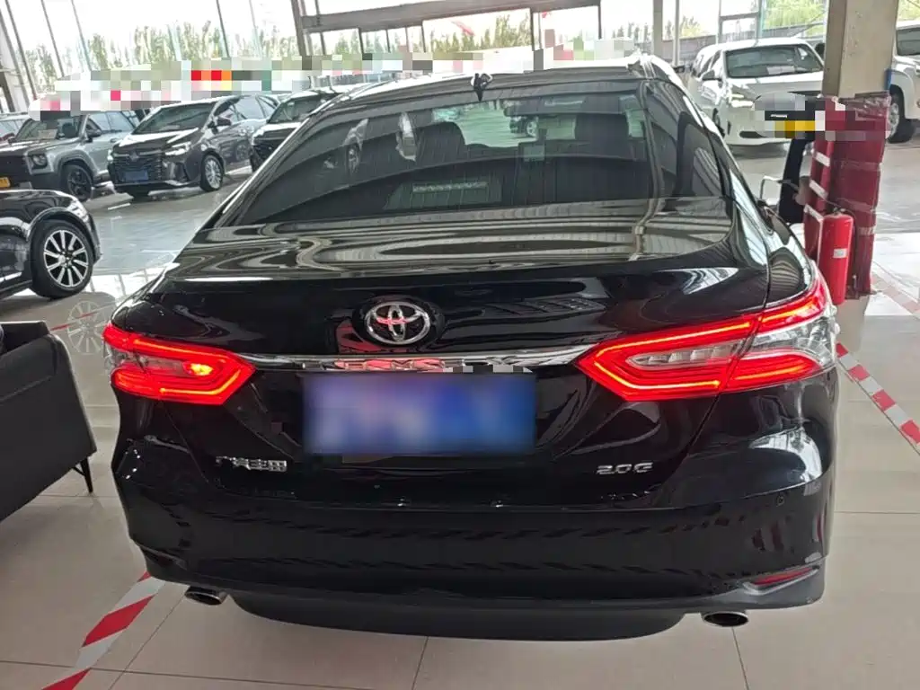Toyota Camry — миниатюра 6