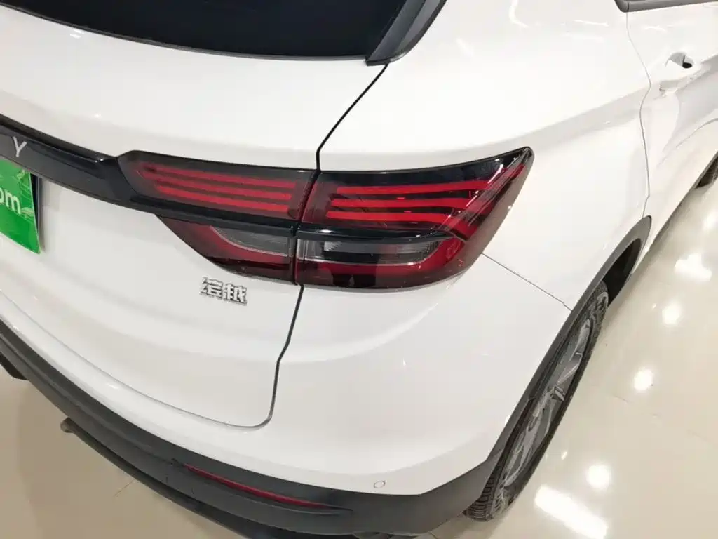 Geely Binyue — миниатюра 8