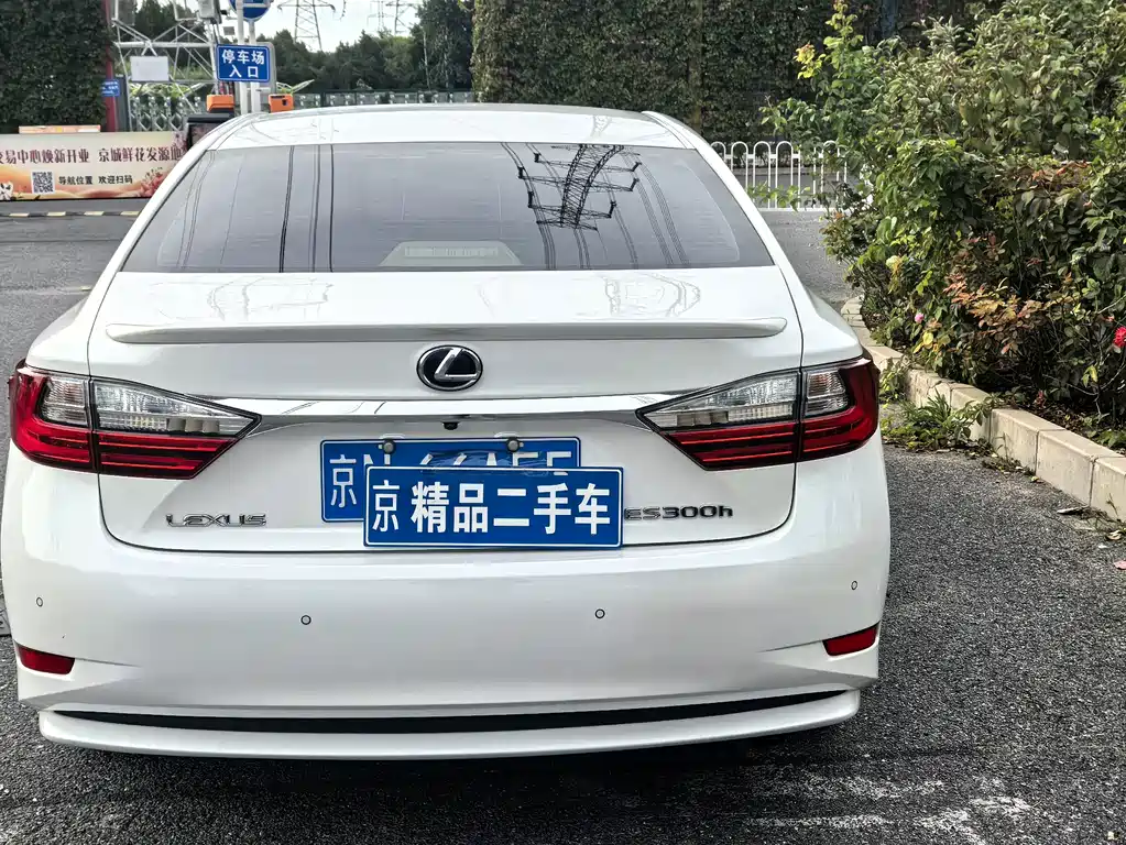Lexus ES — миниатюра 6