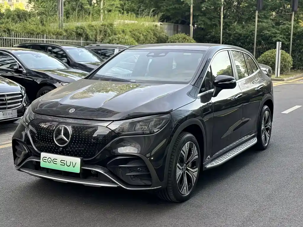 Mercedes-Benz EQE SUV 2025