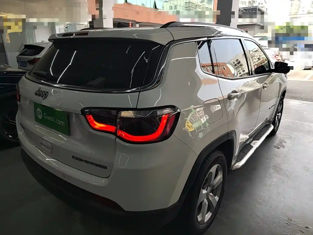 Jeep Compass — миниатюра 7