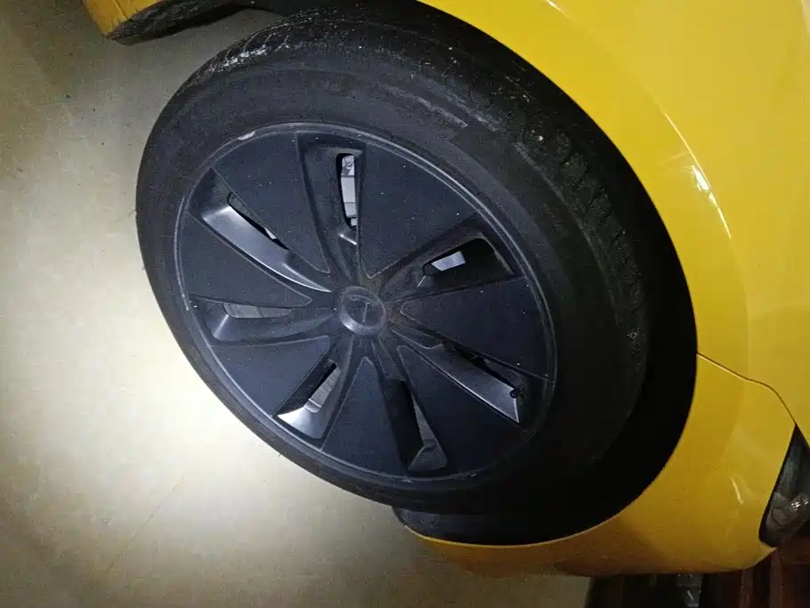 Tesla Model 3 — миниатюра 6
