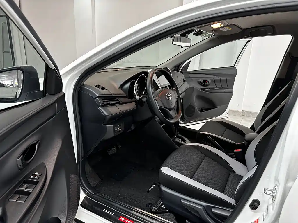 TOYOTA YARIS L ZHIXUAN