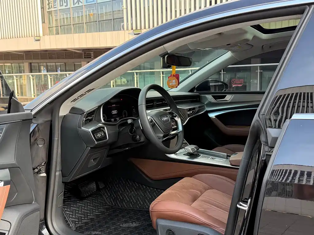 Audi A7L — миниатюра 5