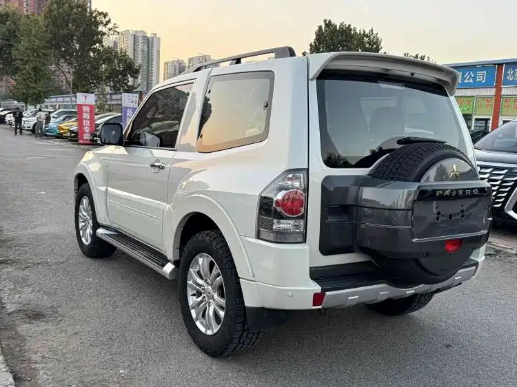 Mitsubishi V87 2018 3.8L