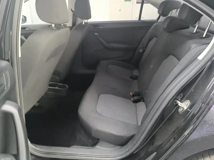 Volkswagen Santana — миниатюра 11