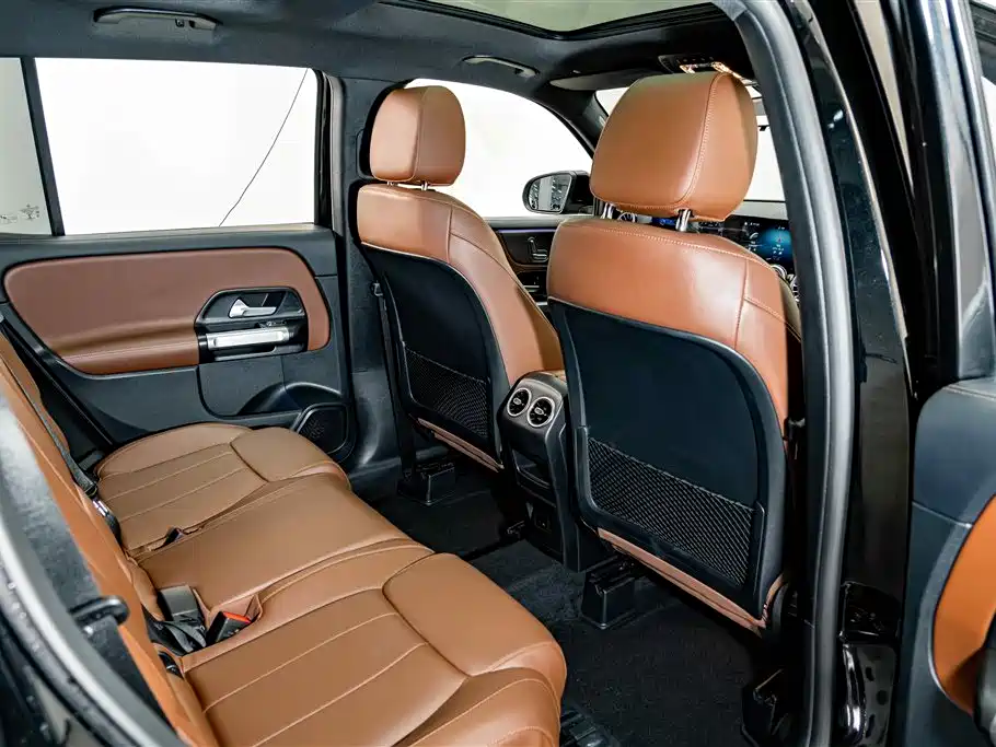 Mercedes-Benz GLB — миниатюра 21