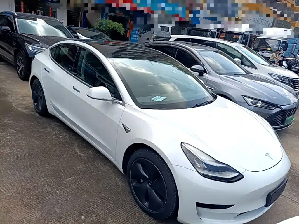 Tesla Model 3 — миниатюра 4