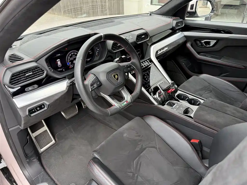 Lamborghini Urus — фотографии объявления, Фото 27