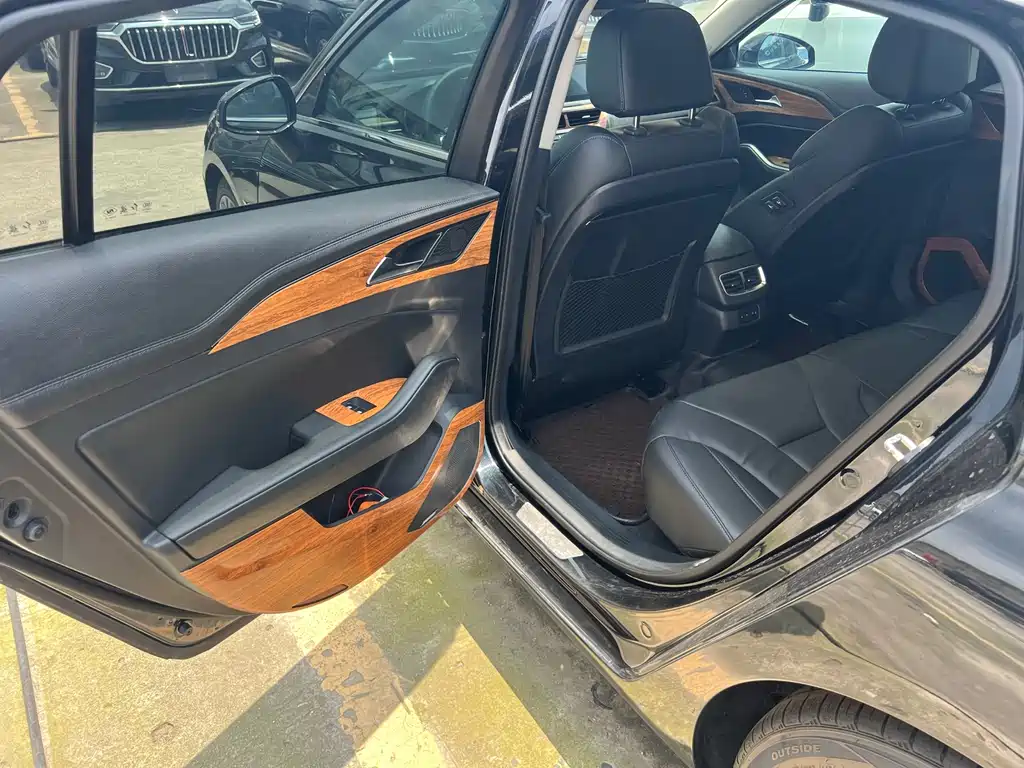 Hongqi H5 2020 1.8T AT