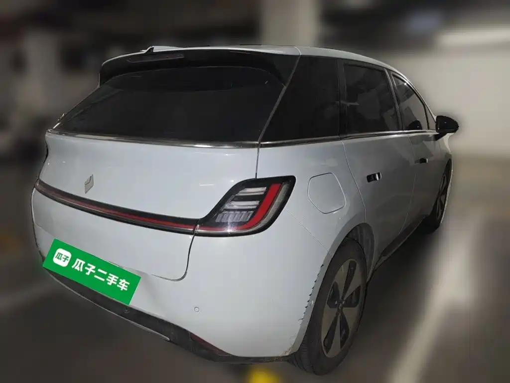 Baojun Yunduo — миниатюра 6