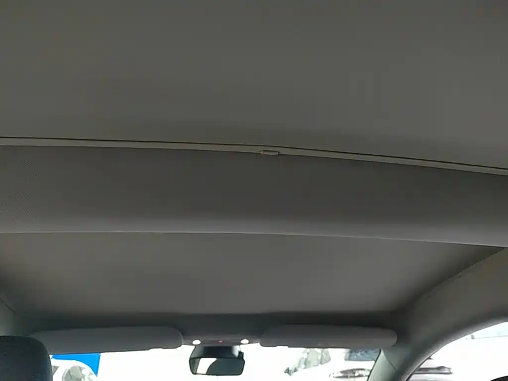Tesla Model 3 — миниатюра 18